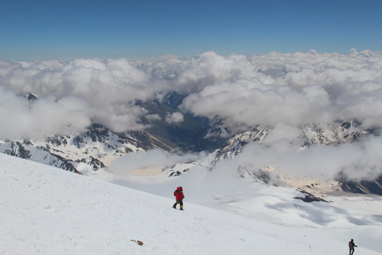 elbrus-06 Výstup na Elbrus 5642 m - Obrázek 1